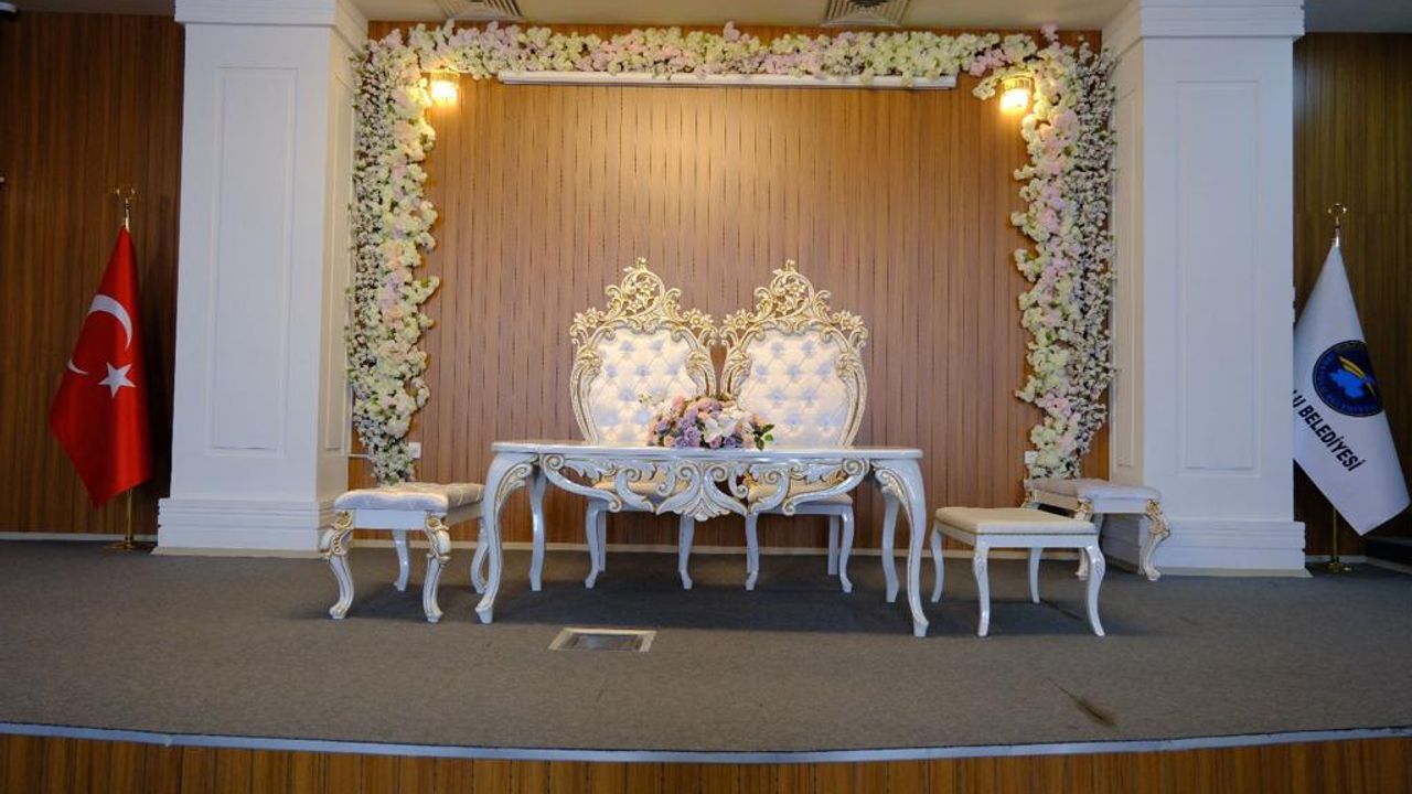 İpekyolu'nda Evlendirme Sarayı açıldı