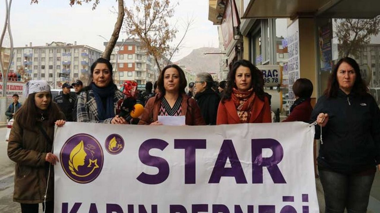 Van'da 8 kadına pankart soruşturması