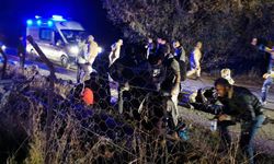 Van'da minibüs şarampole devrildi: 20 yaralı