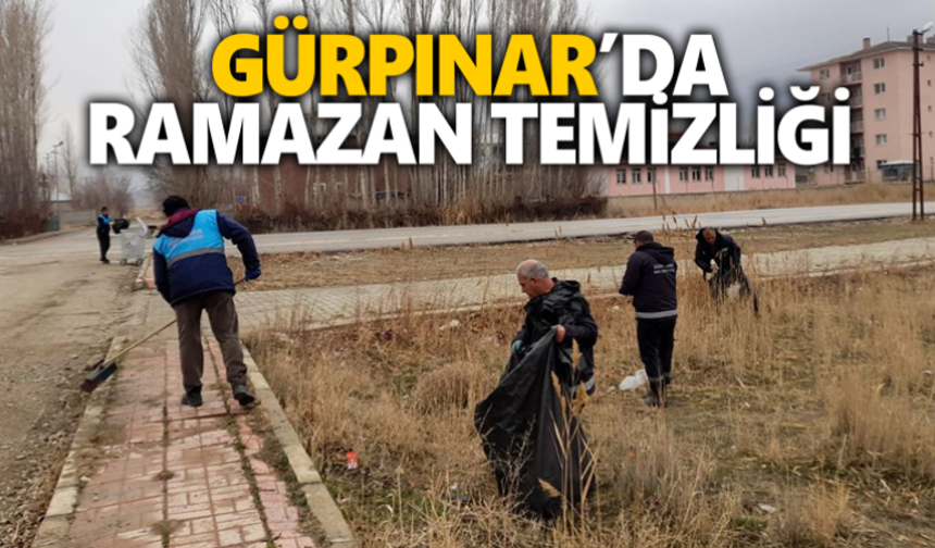 Gürpınar ilçesinde Ramazan temizliği yapıldı