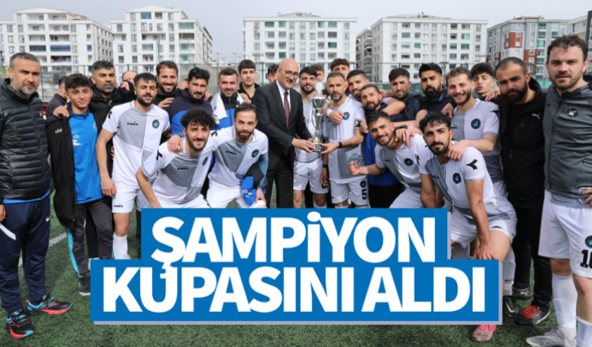 Şampiyonun adı:  İpekyolu Belediyesi Gençlik ve Spor Kulübü